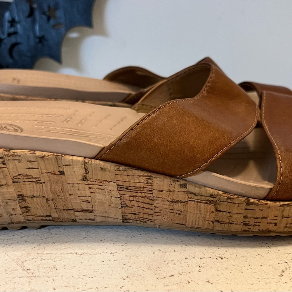 Crocs leather straps cork bottom wedge sandals women’s 7 like new